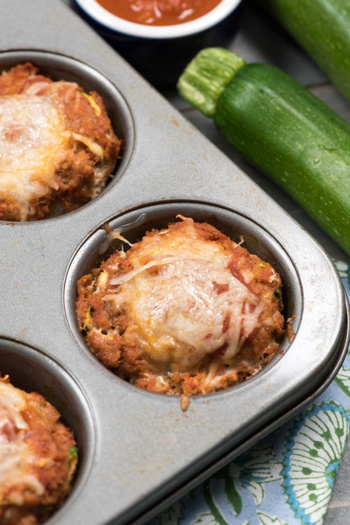 Meatloaf muffins in pan