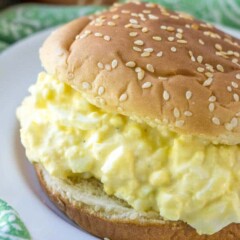egg salad on bun