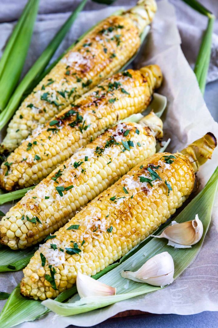 Garlic Butter Grilled Corn on the Cob - EASY GOOD IDEAS