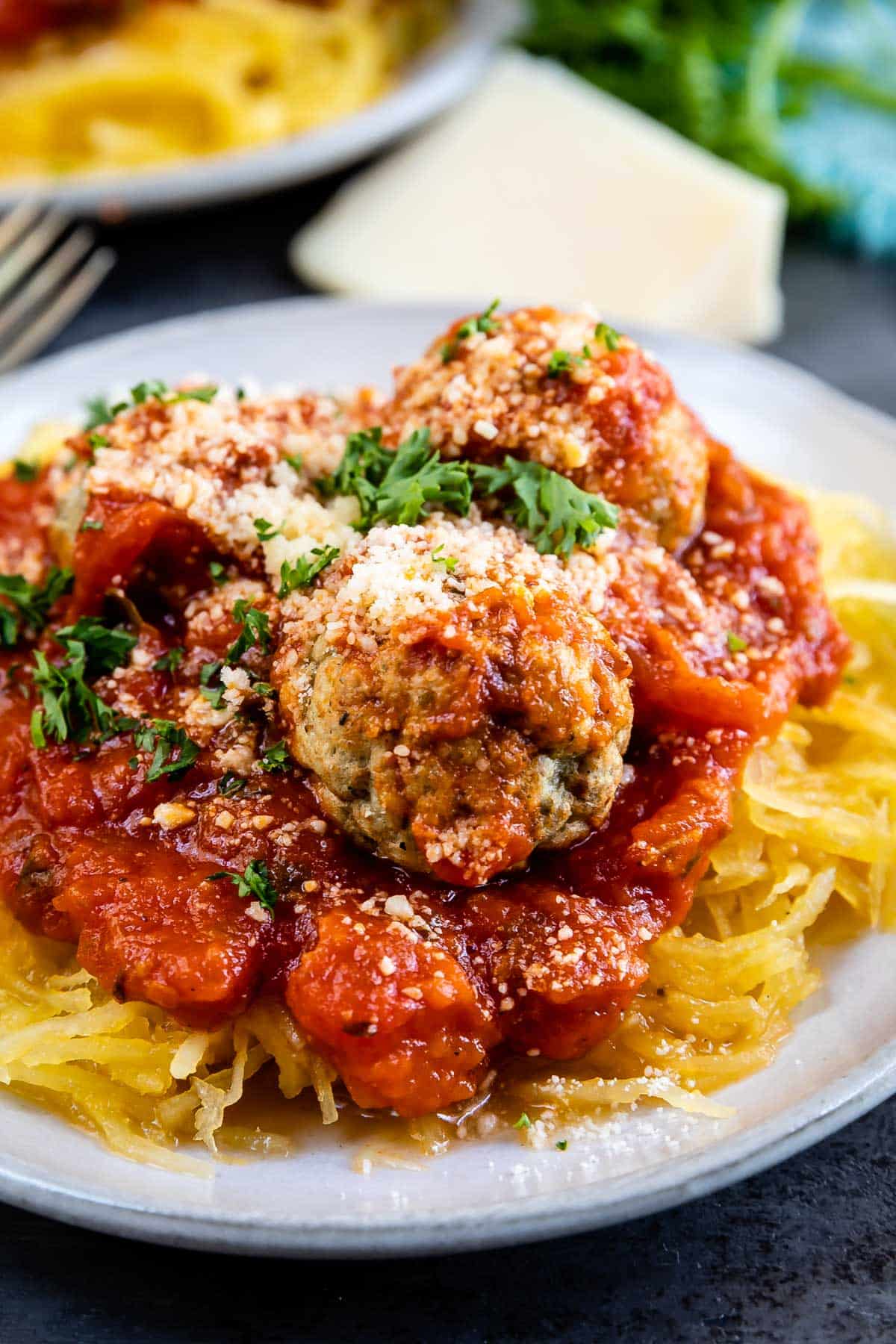 Spaghetti Squash and Meatballs - EASY GOOD IDEAS